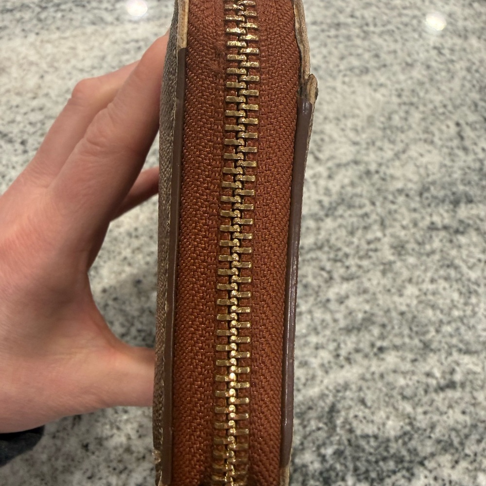 Coach Tan Signature Pattern Wallet - Picture 7 of 16